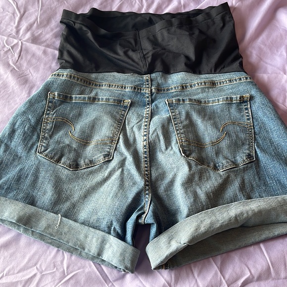 Maternity shorts - Picture 2 of 2